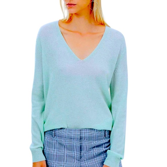 Theory Sweaters - Theory Women’s Adriana 100% Cashmere V-Neck Sweater Size PT Aqua lightweight